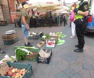 Nielegalny handel na Stawowej w Katowicach ZDJĘCIA