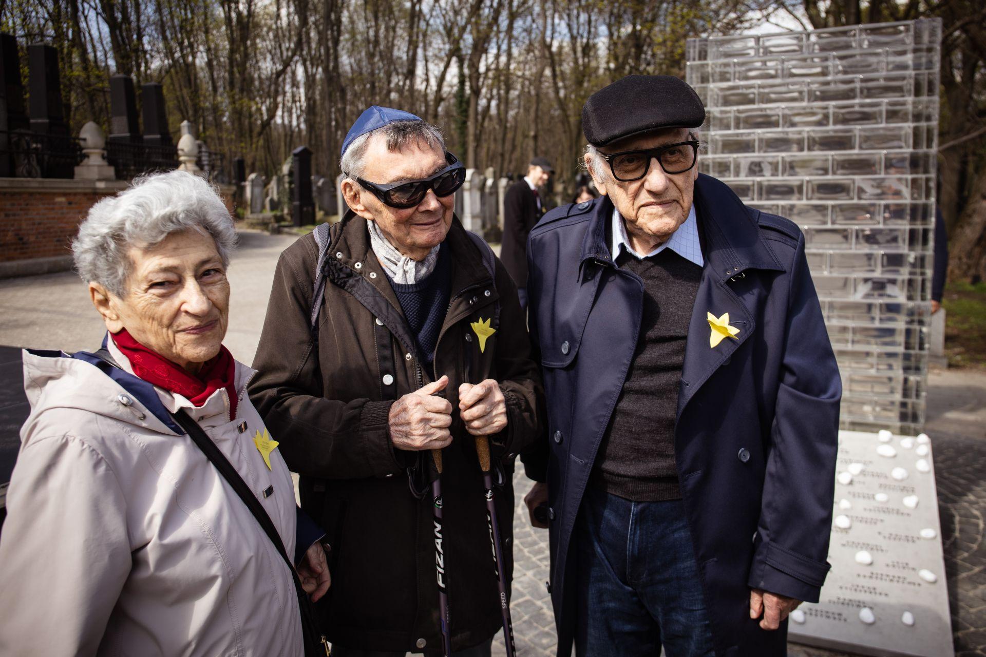 Pomnik Oneg Szabat w Warszawie