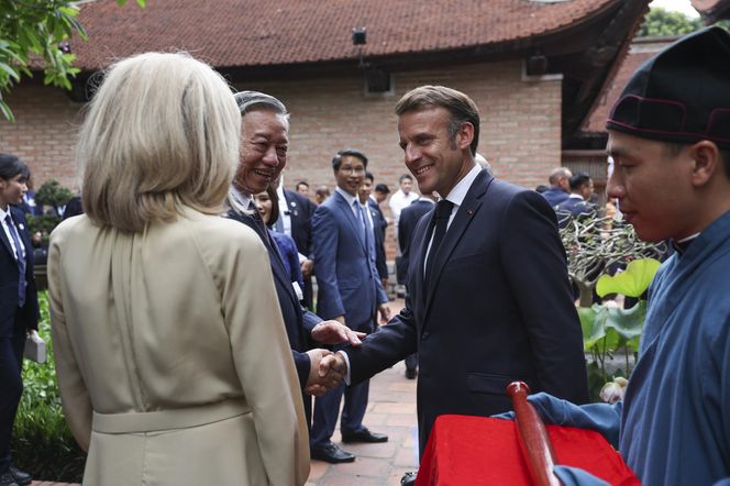Francja/ Pałac Elizejski tonuje gwałtowny gest Brigitte Macron wobec męża, uchwycony przez kamery