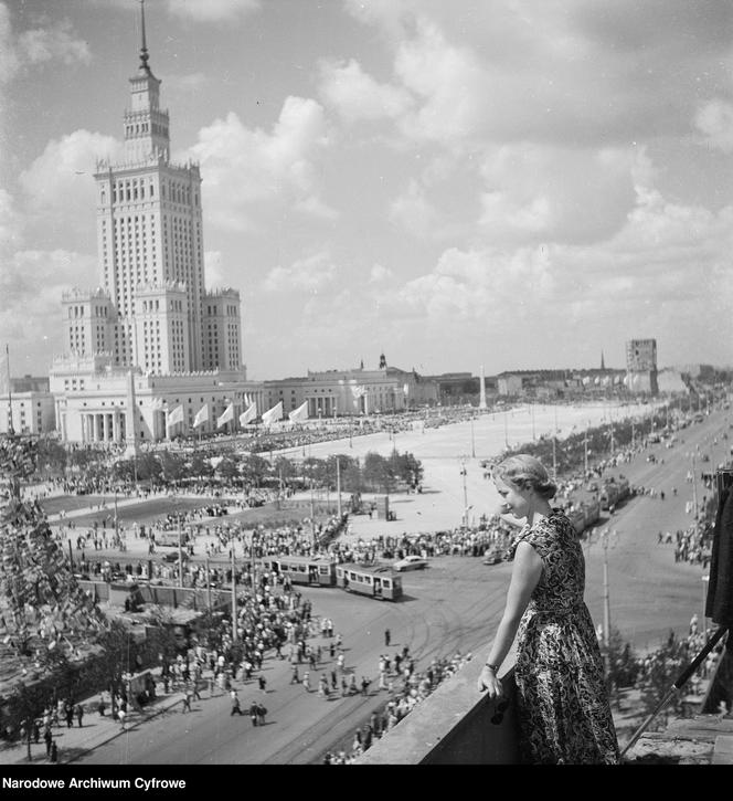 Pałac Kultury i Nauki w Warszawie na archiwalnych  fotografiach (1955 r.)