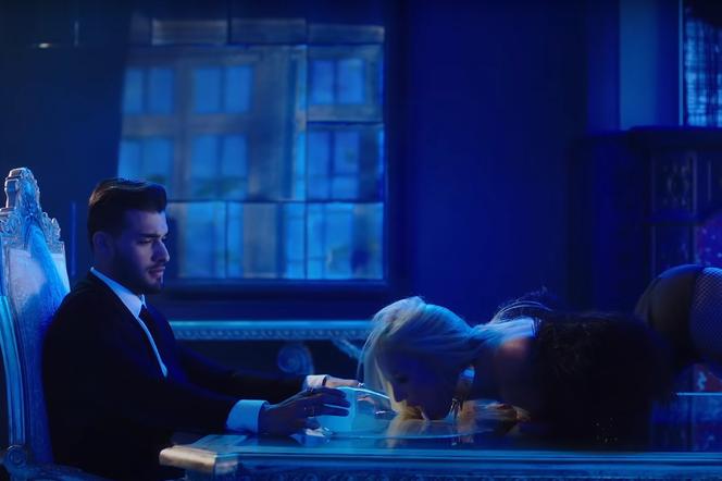 Britney Spears i Sam Asghari w teledysku