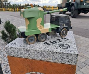 Legenda ciężarówki STAR w Starachowicach żyje w miniaturze! Nowy „Staruś” uroczyście odsłonięty