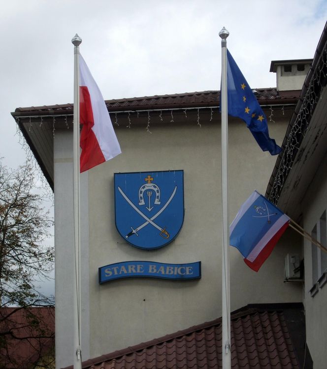 Herb gminy Stare Babice, której siedzibą jest miejscowośc