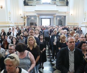 Pogrzeb Joanny Kołaczkowskiej. Tłumy żegnają wybitną artystkę kabaretową