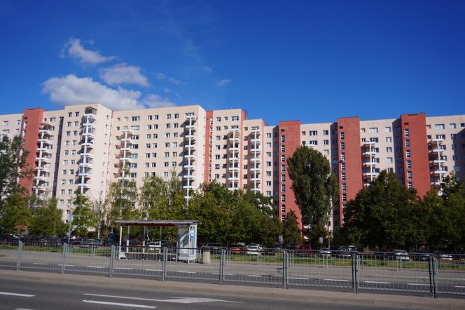 Blok przy ul. Sonaty 6 na Mokotowie, w którym żył Beksiński