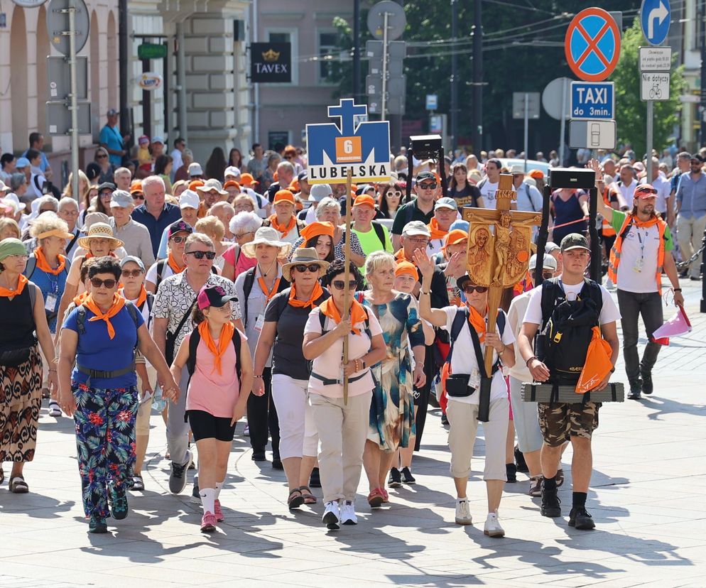 Lubelscy pielgrzymi wyruszyli w drogę! Mają do pokonania 320 km