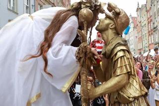 Oświadczyny na Jarmarku Dominikańskim. Takiego rozpoczęcia jeszcze nie było!