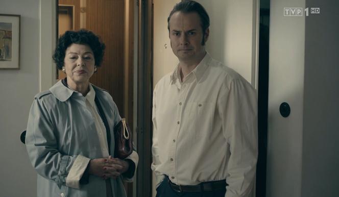 Stulecie Winnych 4, odcinek 48: Podły szantaż Gołębianki! Matka Janusza odbierze Michelle córkę i wsadzi ją do więzienia? - ZWIASTUN, ZDJĘCIA