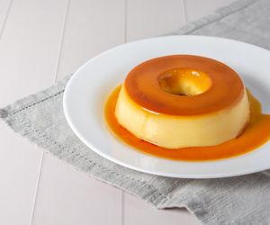 Flan-tastyczny pomysł na deser. Ten przepis przeniesie nas do Hiszpanii