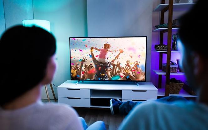 Chcesz cieszyć się nową jakością cyfrowej telewizji naziemnej? Sprawdź, czy Twój telewizor jest zgodny ze standardem DVB-T2/HEVC.zdjęcie otwierające