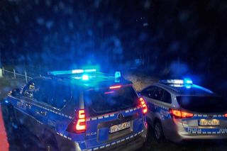 Wagen. Potrącił dwie kobiety na poboczu i uciekł. Wypadek pod Wołominem [ZDJĘCIA].