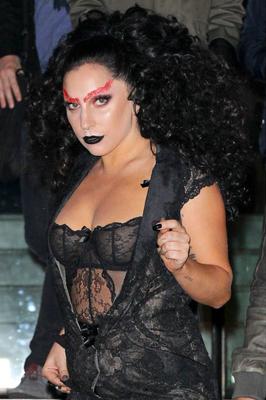 Lady Gaga w koronkach