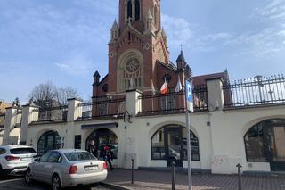 Diecezja sosnowiecka w żałobie. Wspólna msza w intencji zmarłych księży. Czy to tak wypada?