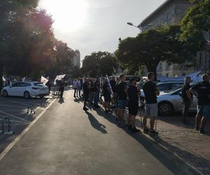 Paraliż w Katowicach. Rozpoczął się protest górników i hutników. Stal się hartuje, a rząd ją rujnuje