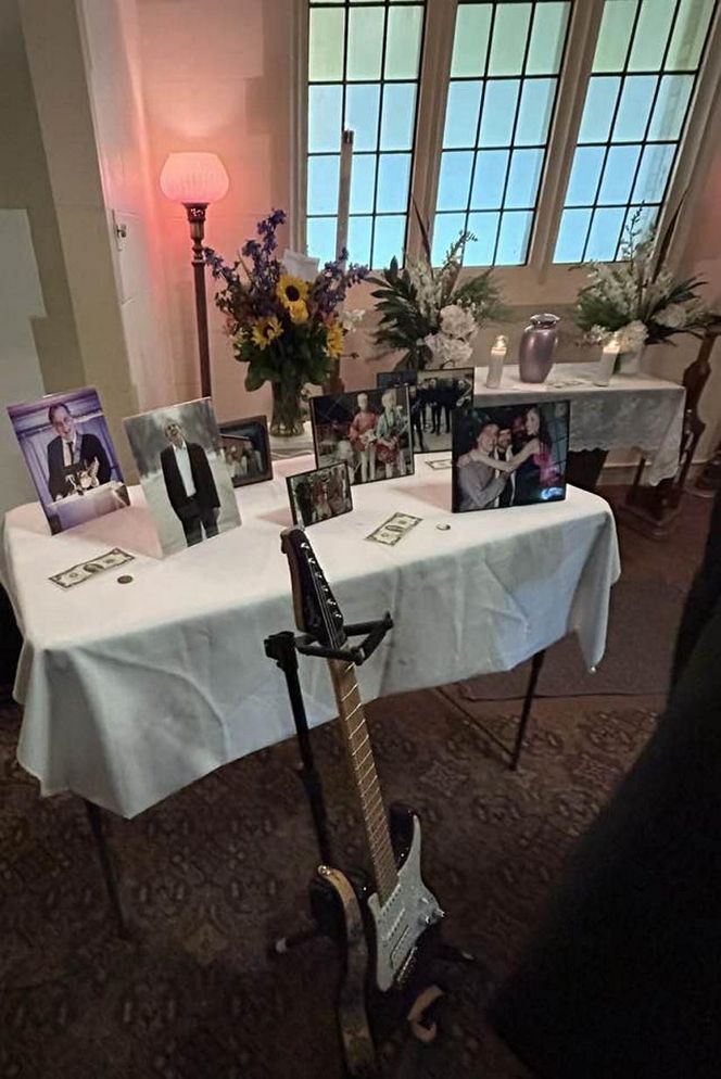 Pożegnanie byłego męża Majki Jeżowskiej Toma Logana