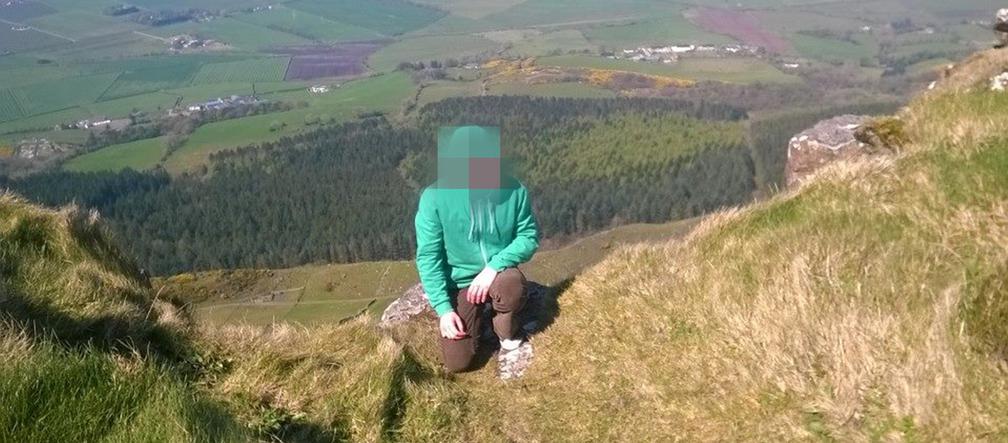 Rozłupali Piotrkowi czaszkę w świątyni