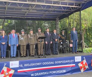Nadanie sztandaru dla 16 WOG