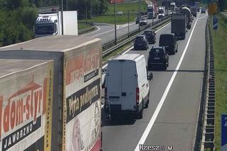 Czternaście samochodów zderzyło się na autostradzie A4 w Małopolsce [ZDJĘCIA]