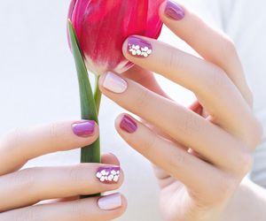 Oto najmodniejsze paznokcie tego lata według AI. Którą opcję wybierzesz? 