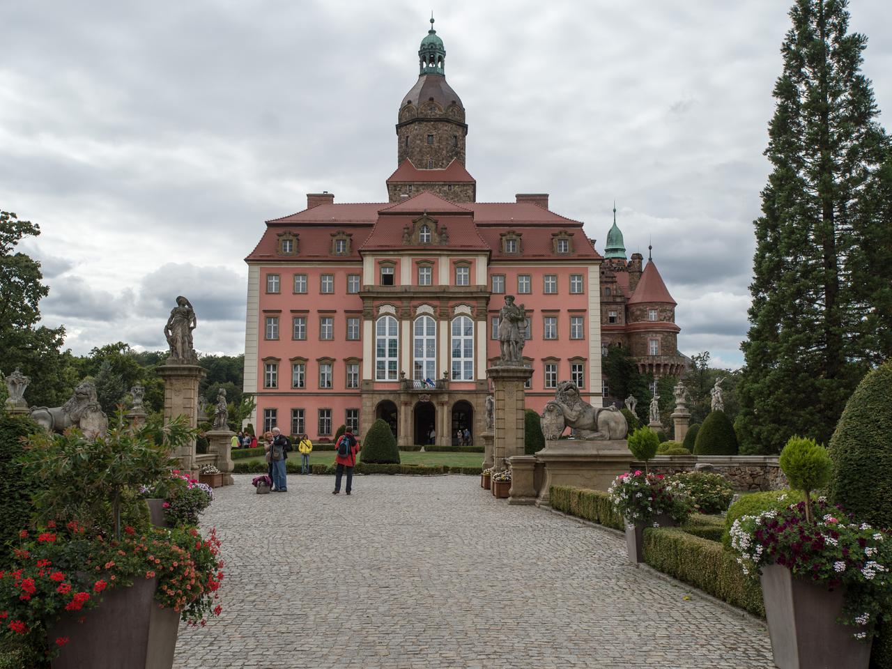 Tunel, w którym znajduje się złoty pociąg prowadzi do podziemnego miasta Hitlera?