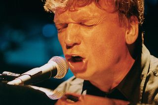 Grzegorz Ciechowski miał tylko grac na klawiszach. Tak Republika debiutowała na scenie