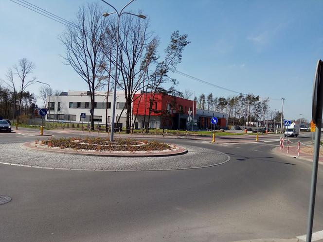 Legionowscy strażacy pokazują swoją nową remizę