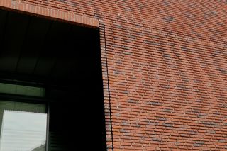 Dylatacja: co to jest i gdzie ją stosować? Szczeliny dylatacyjne w murach