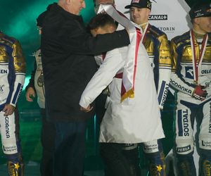 Ceremonia wręczenia trofeum po finale PGE Ekstraligi. Tak cieszył się PRES Toruń!