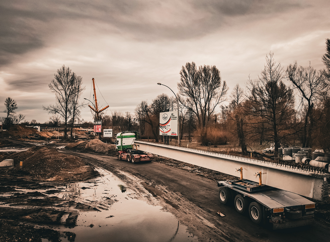 Częstochowa: rozpoczął się montaż kolejnego wiaduktu na DK91