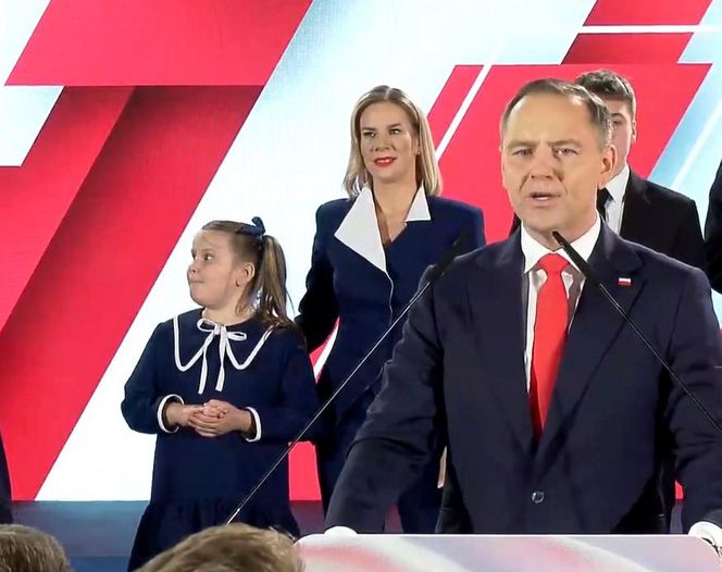 Karol Nawrocki z rodziną. Jego córka skradła show na wieczorze wyborczym