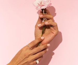 Minimalistyczne, eleganckie, pasują do wszystkiego. Princess nails to najmodniejszy manicure na lato 2025Minimalistyczne, eleganckie, pasują do wszystkiego. Princess nails to najmodniejszy manicure na lato 2025