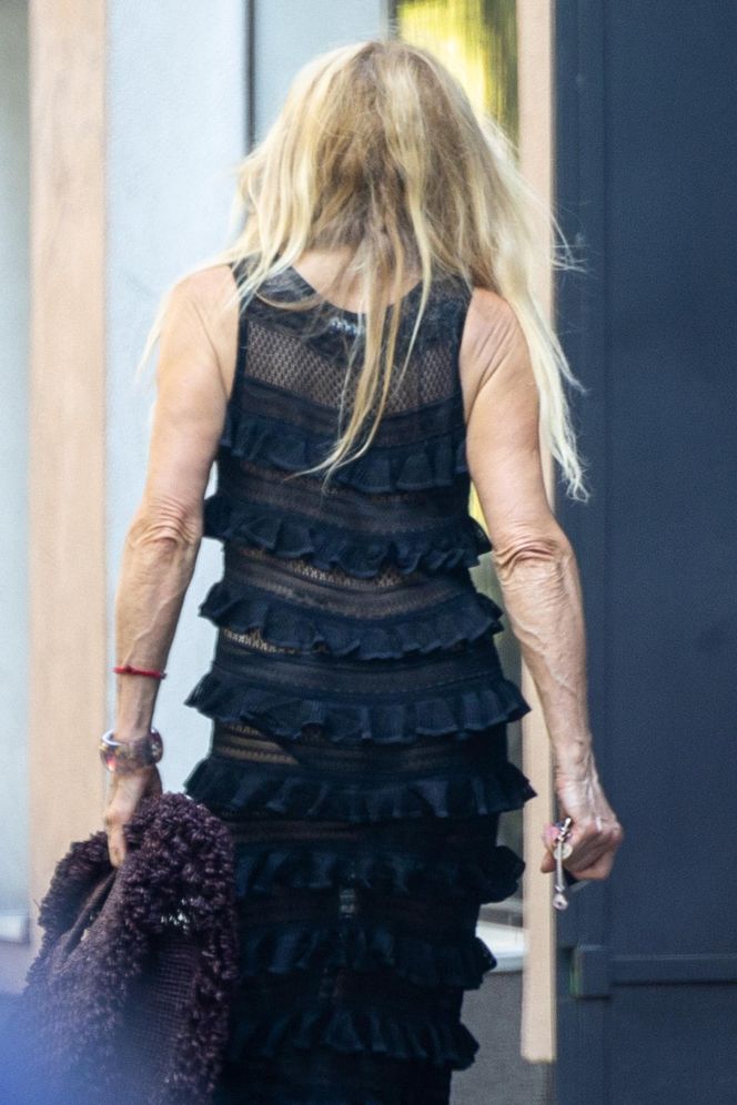 Monika Olejnik. W falbanach pogubiła pranie