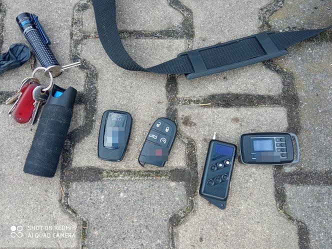 Jeep skradziony w Niemczech odnalazł się w Warszawie. Wraz z nim poszukiwany 32-latek