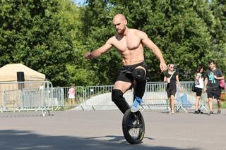 Monocyklowy trial w Parku Ludowym w Lublinie w ramach Europejskiej Konwencji Żonglerskiej