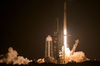 Mamy drugiego Polaka w kosmosie! Tak wyglądał start rakiety Falcon 9 ze Sławoszem Uznańskim-Wiśniewskim na pokładzie