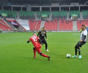 W Tychach grają gwiazdy światowego futbolu. Najpierw był pokazowy trening z młodzieżą