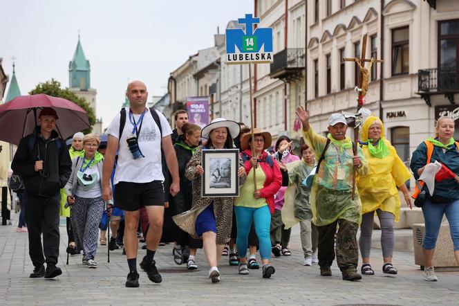 Lubelska Piesza Pielgrzymka na Jasną Górę 2024. Pątnikom deszcz niestraszny!