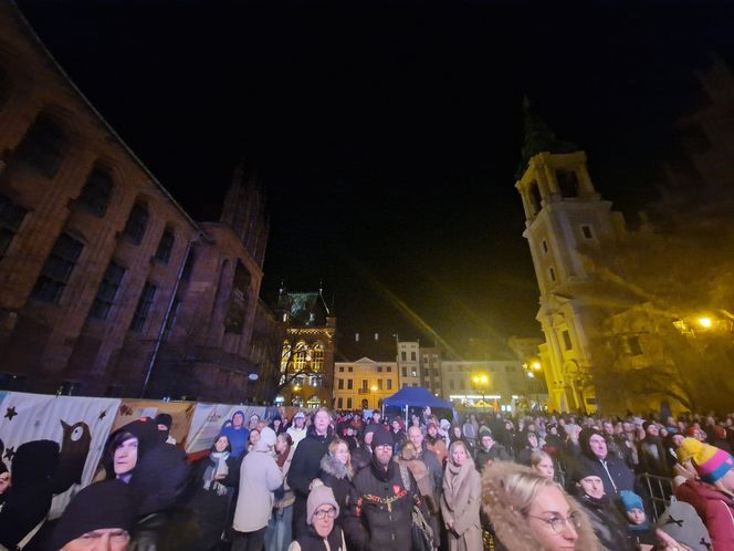 WOŚP 2025 w Toruniu. 33. Finał Wielkiej Orkiestry Świątecznej Pomocy - zdjęcia mieszkańców i gości ze starówki