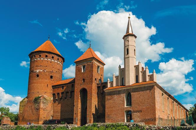 Nocą ponad murami zamku w Reszlu ukazuje się jej duch. Lewituje ze spętanymi kończynami, spoglądając oskarżycielsko i budząc sumienia złych ludzi. To ostatnia czarownica spalona na stosie w Polsce