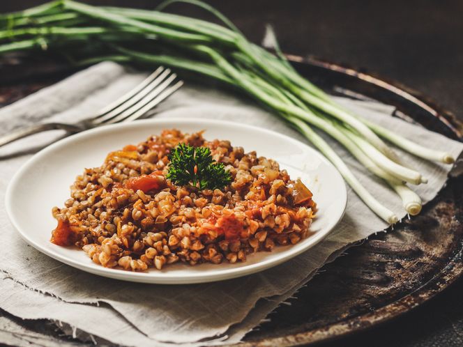 Najlepsza kasza gryczana z pomidorami: ten przepis odmieni wasze życie