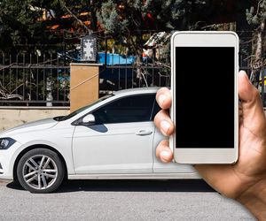 Staranował motocyklistę i ciągnął go przez kilkadziesiąt metrów! Później zabrał telefon świadkowi wypadku