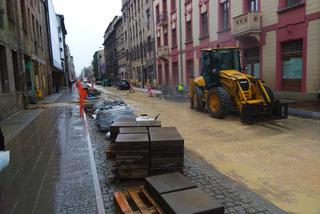 Ulica Jaracza w Łodzi odzyskuje dawny blask! W poniedziałek rozpocznie się układanie nowej kostki