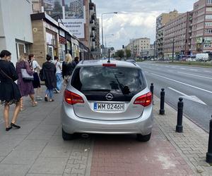 Problem z samochodami, potencjał w przestrzeni? 