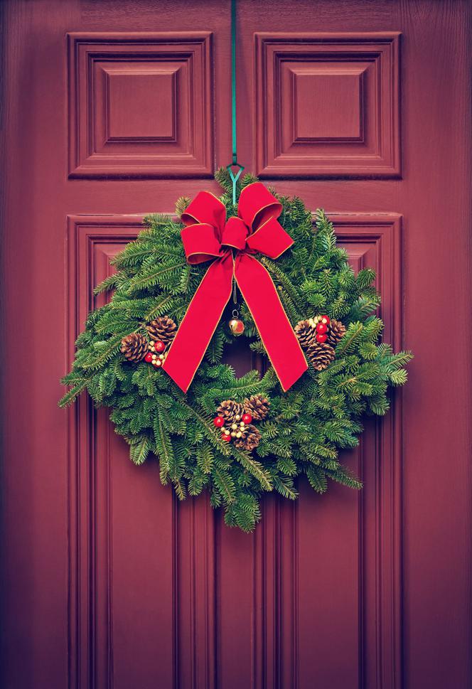 Wieniec bożonarodzeniowy na drzwi