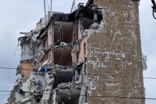 Tak znikał popularny biurowiec. Teraz powstaną tu apartamenty i mieszkania