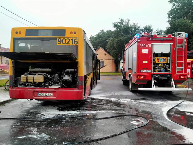 Staroźreby. Pożar autobusu z pasażerami w środku! Co się stało? [ZDJĘCIA]