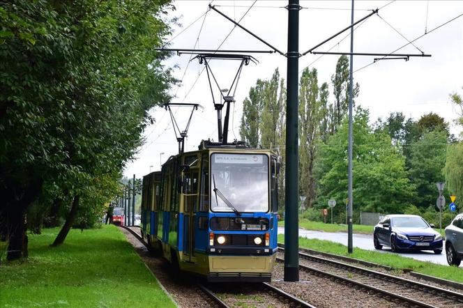 Pamiętają czasy Gierka i wożą krakowskich pasażerów od 48 lat. Tramwaje 105N przeżyły sześciu prezydentów! 