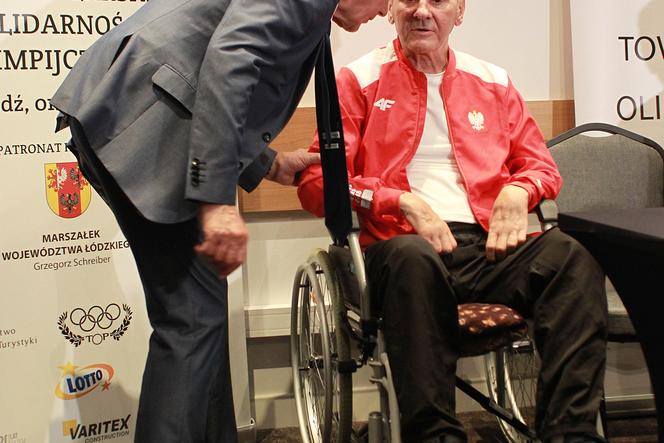 Tadeusz Mytnik przy wózku Ryszarda Szurkowskiego (2019)