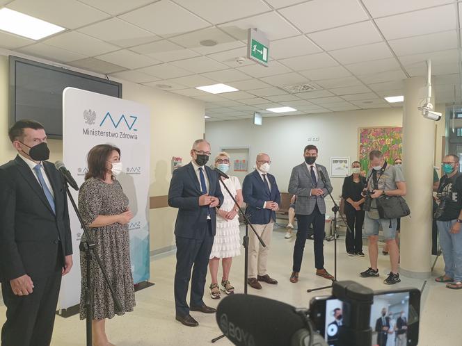 Konferencja prasowa z ministrem zdrowia, Adamem Niedzielskim