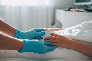 Olbrzymia narośl w głowie nastolatka. Lekarze orzekli, że trzeba operować